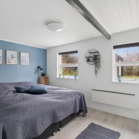 Newly Renovated 150 M From Fjord Сasa de vacaciones Farsø