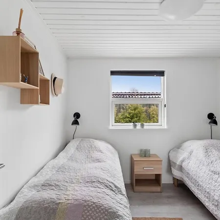 Newly Renovated 150 M From Fjord *