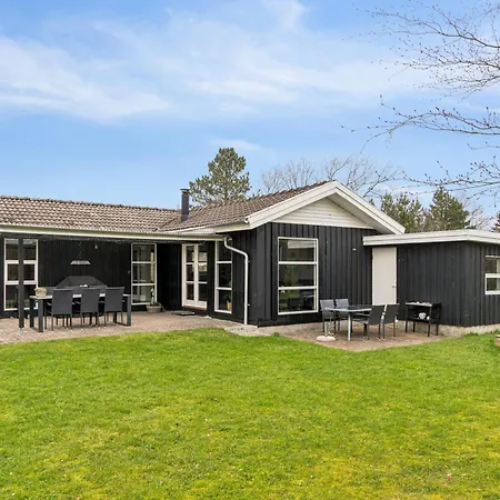 Feriehus Newly Renovated 150 M From Fjord *